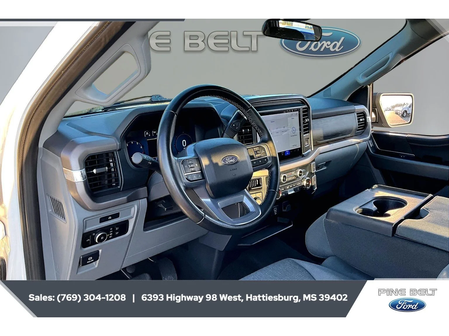 Used 2025 Oxford White Ford XLT image 13