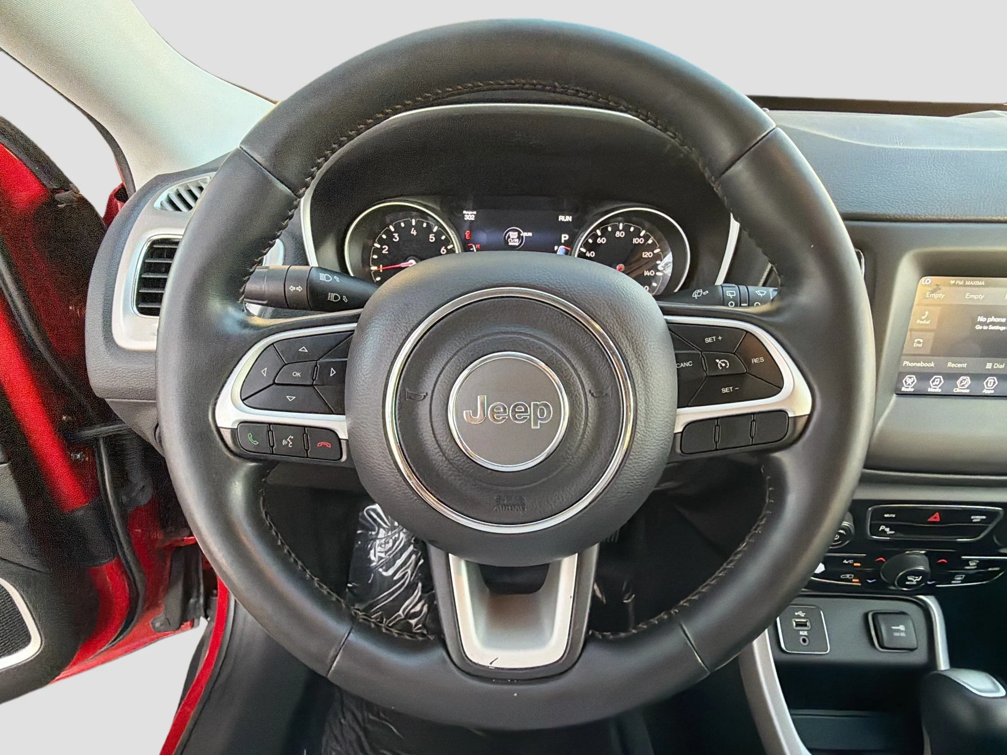 Used 2018 Redline Pearlcoat Jeep Latitude image 38