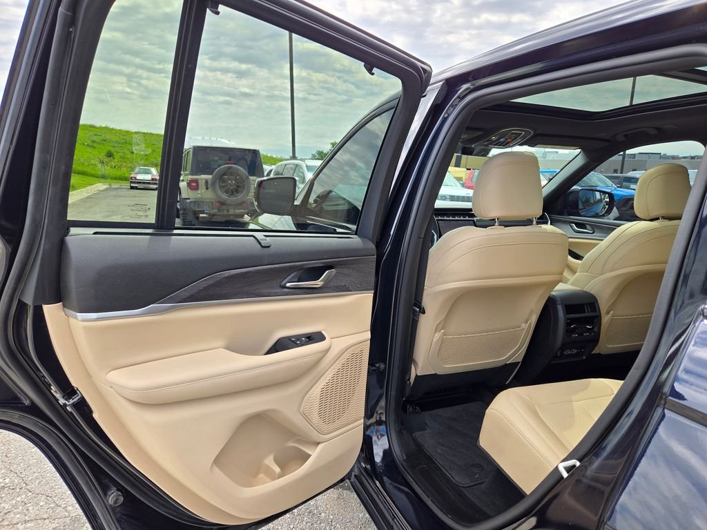 Used 2024 Black Jeep Limited image 30
