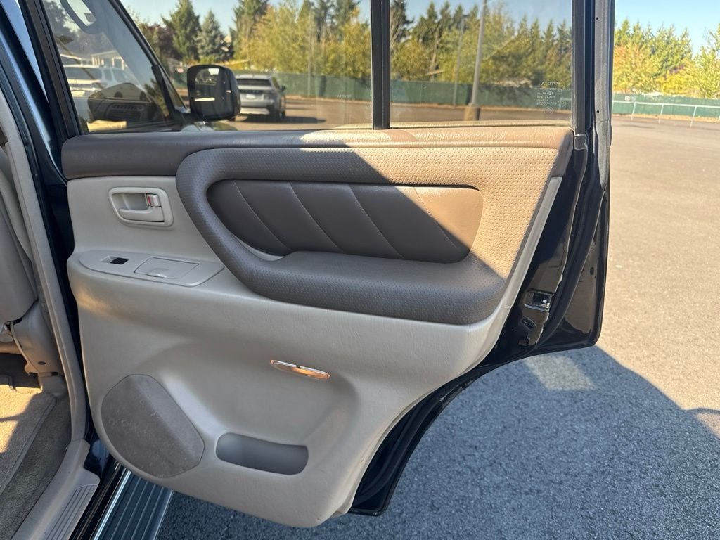 Used 2000 Black Toyota Base image 24