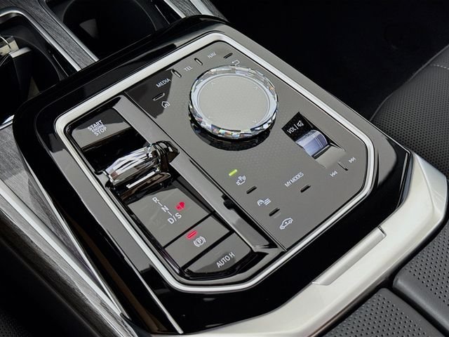 2025 BMW 7 Series 760i - Photo 17