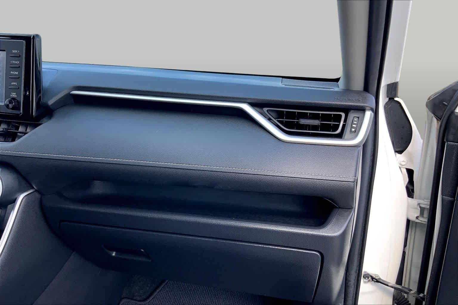 Used 2019 Super White Toyota LE image 18