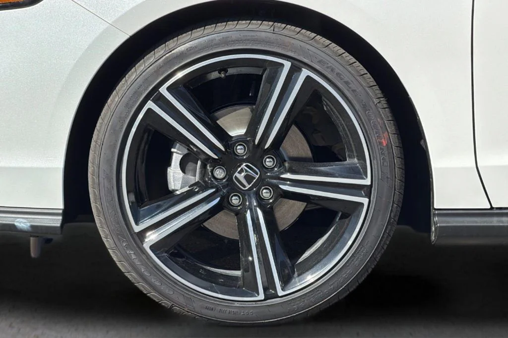 New 2026 Platinum White Pearl Honda SE image 32