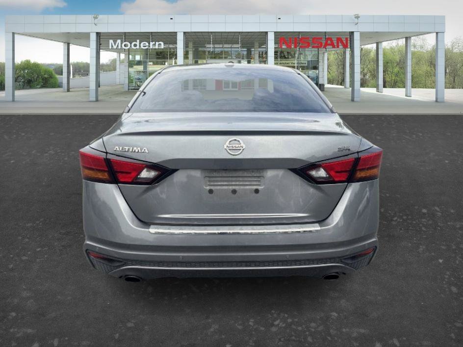 Used 2021 Gun Metallic Nissan 2.5 SR image 4