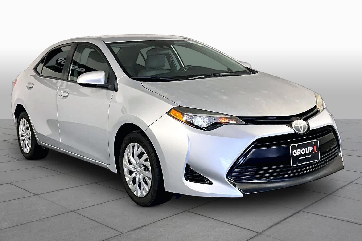 Used 2017 Classic Silver Metallic Toyota L image 3