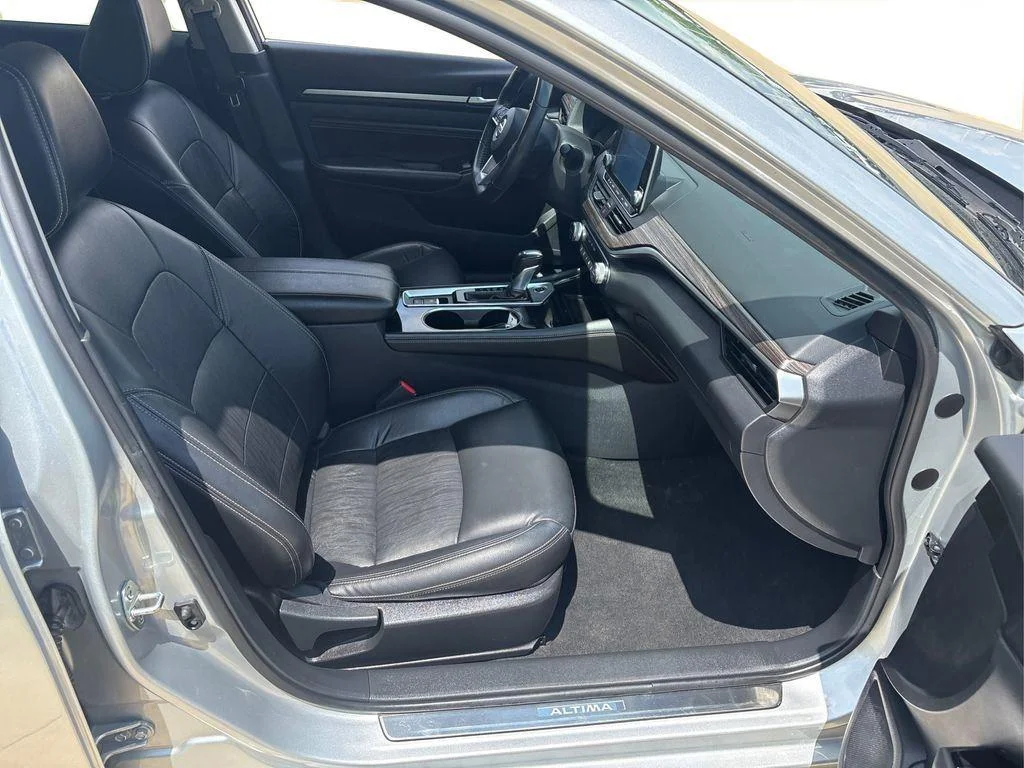 Used 2022 Brilliant Silver Metallic Nissan 2.5 SL image 20