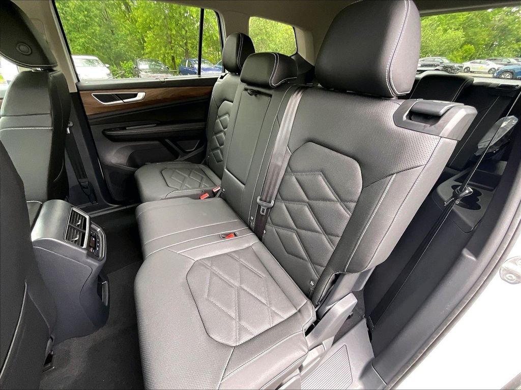 New 2026 White/off-white Volkswagen 2.0T SE w/Technology image 15