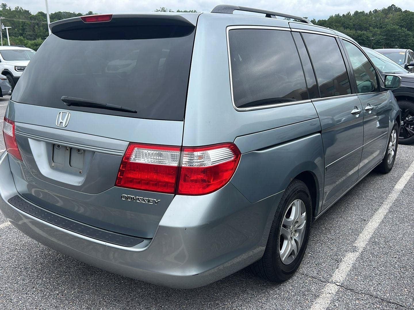 Used 2005  Honda EX-L image 5