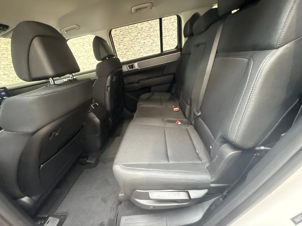 New 2027 Serenity White Hyundai SE image 15