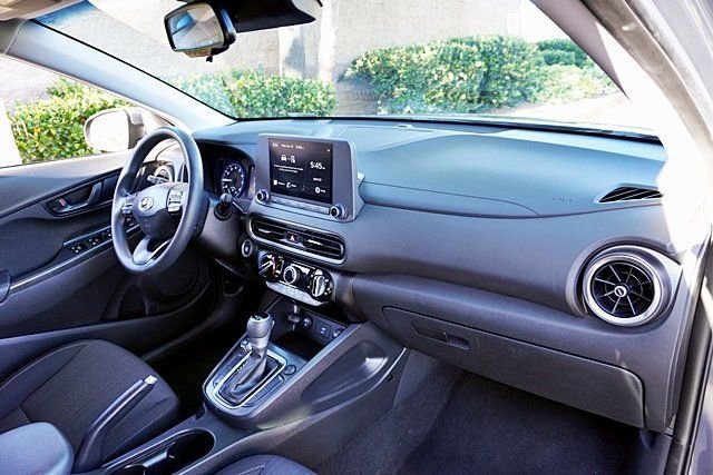 Used 2023 Gray Hyundai SEL image 9