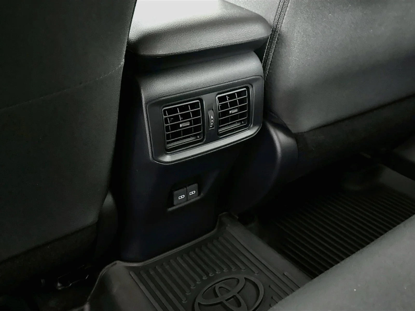 Certified Used 2025 Silver Toyota XLE image 24