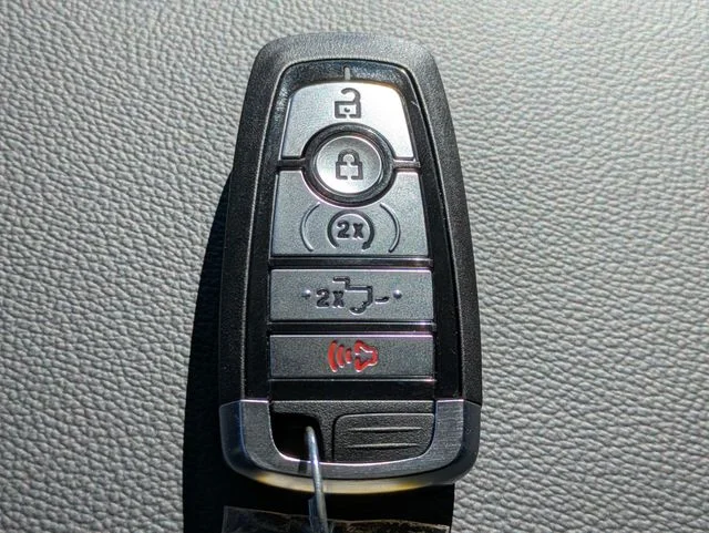 New 2026 Agate Black Metallic Ford F-350® Lariat® image 28