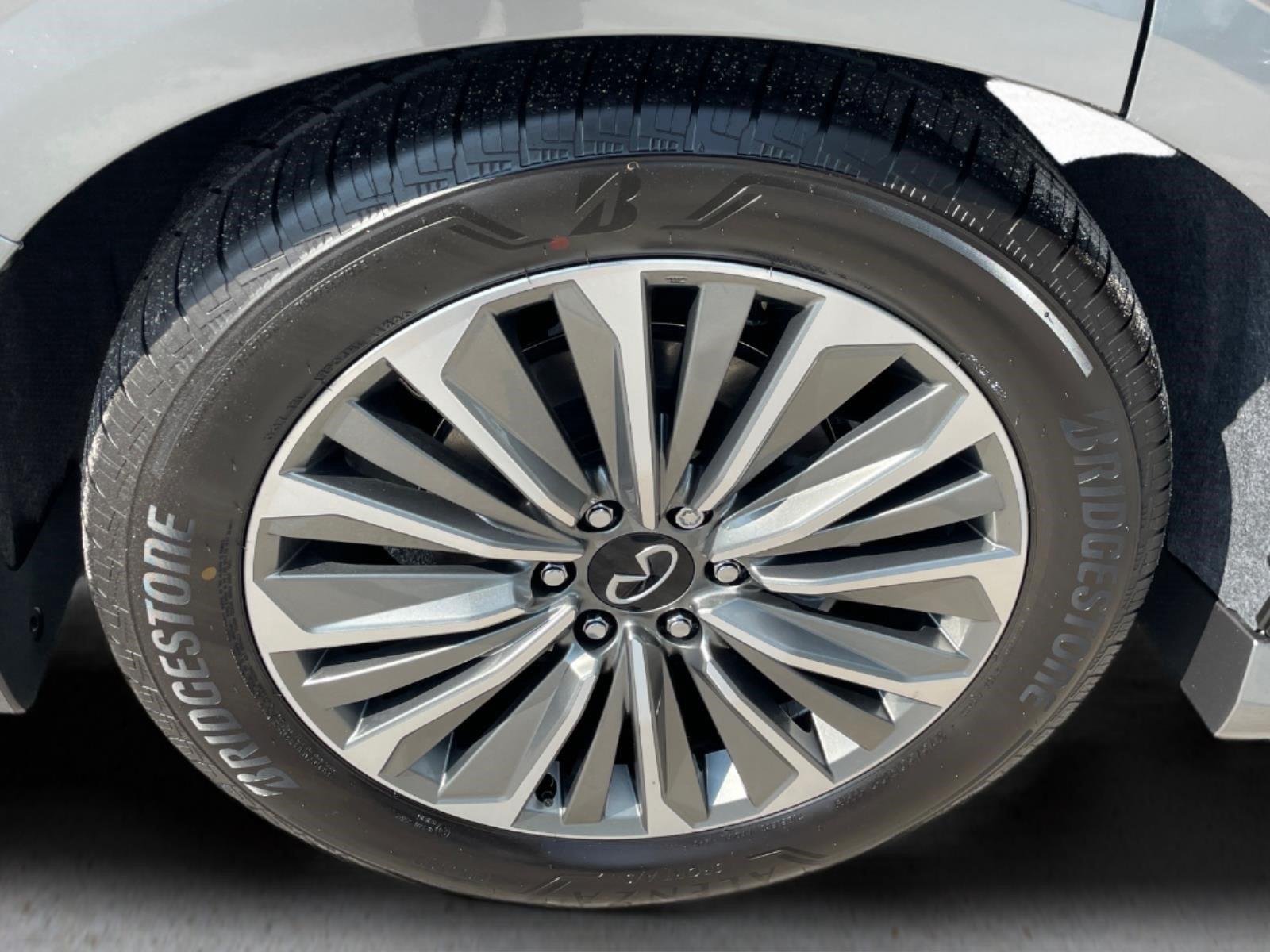 New 2027 DYNAMIC METAL INFINITI Luxe 4WD image 13