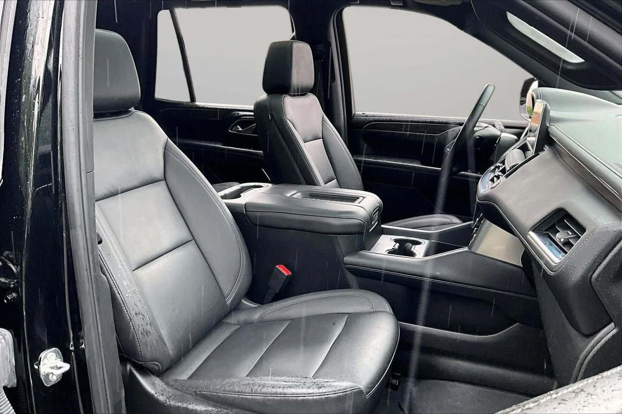 Used 2023 Black Chevrolet Z71 image 23