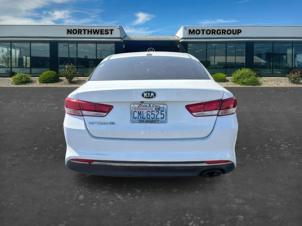 Used 2017 Snow White Pearl Kia LX image 5