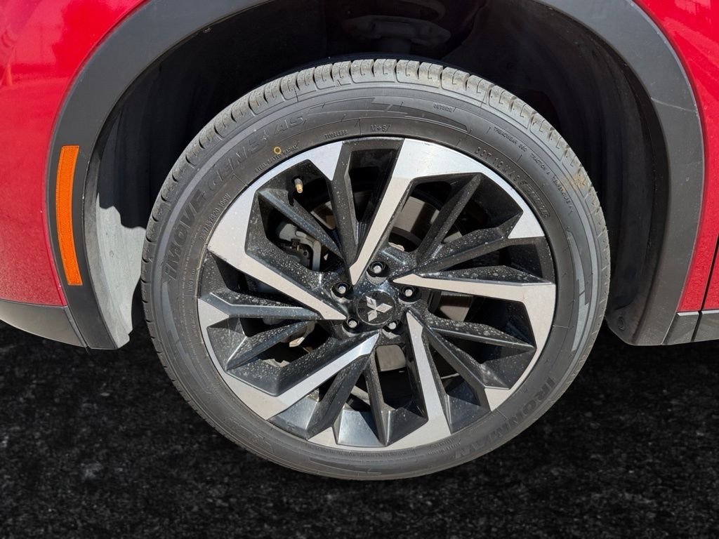 Used 2023  Mitsubishi SE image 27