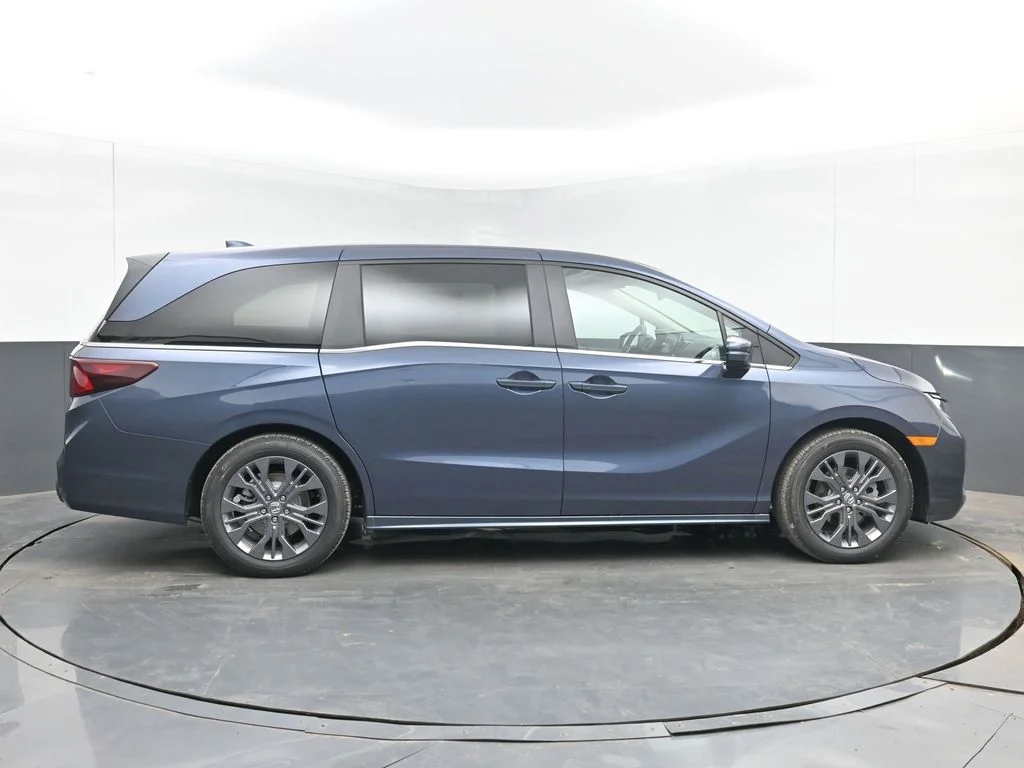 New 2026 Smoke Blue Pearl Honda Touring image 13