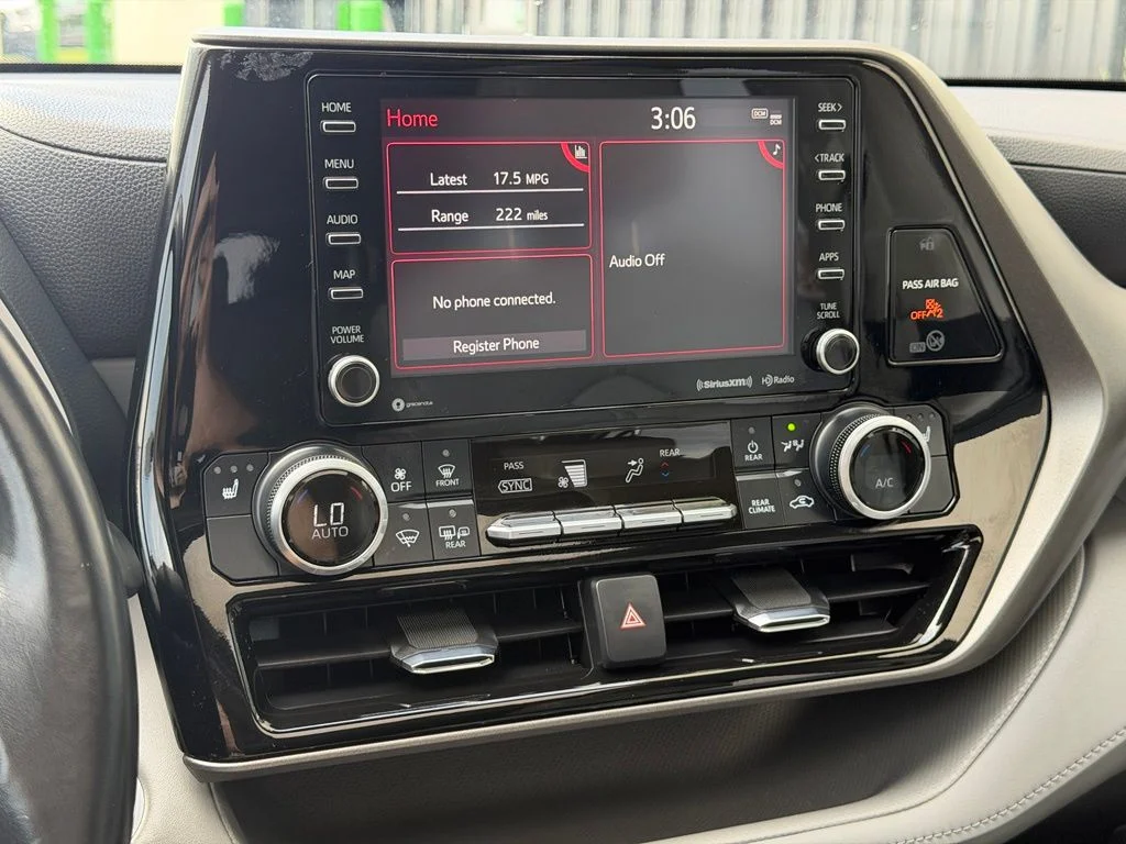 Used 2021 White Toyota XLE image 13