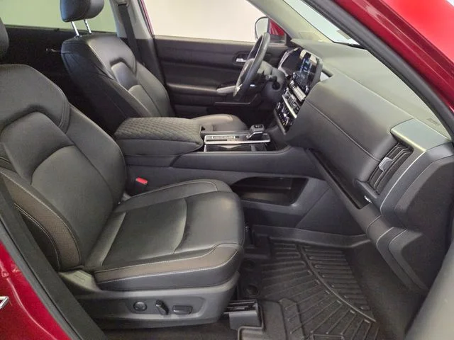 Used 2025 Red Nissan SL image 16