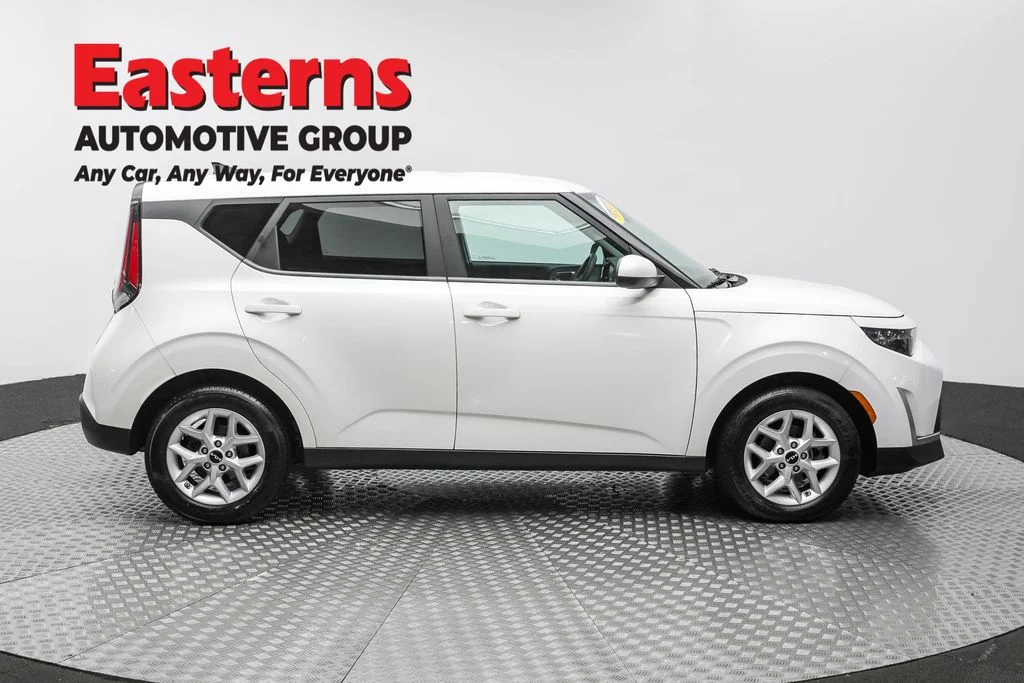 Used 2023 White Kia LX image 4