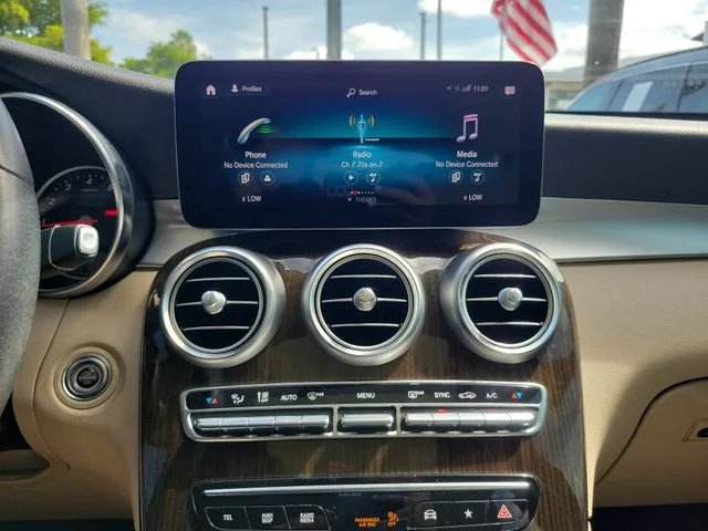 Used 2021 Blue Mercedes-Benz GLC 300 image 25