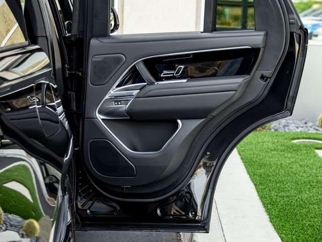 New 2026 Santorini Black Land Rover SE image 24