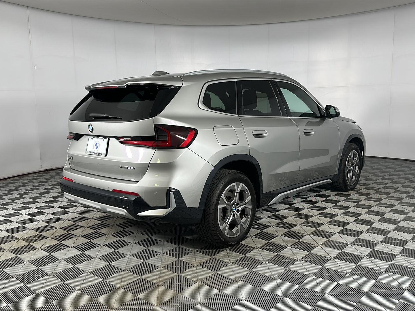 Used 2024 Space Silver Metallic BMW xDrive28i image 25