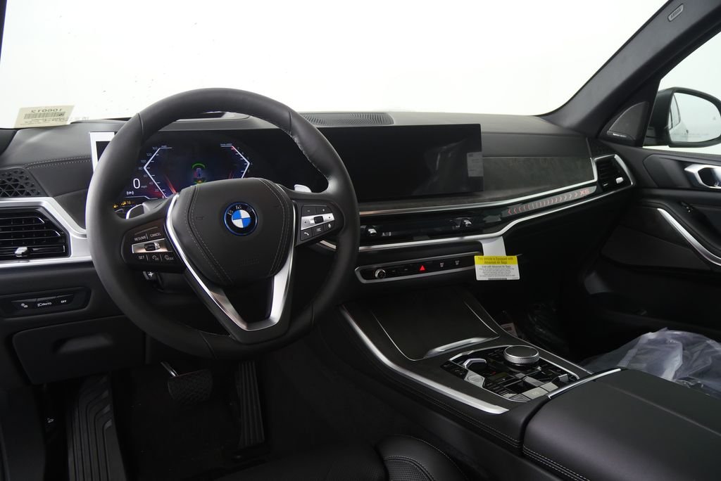 Used 2026 Dravit Grey Metallic BMW xDrive50e image 18