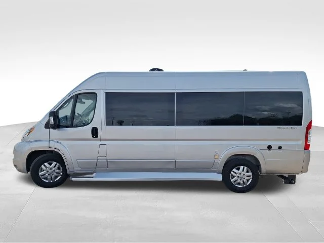 Used 2022 Silver Ram High Roof image 4