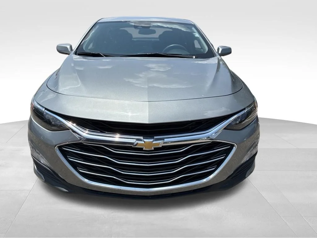 Used 2024 Gray Chevrolet LT image 9