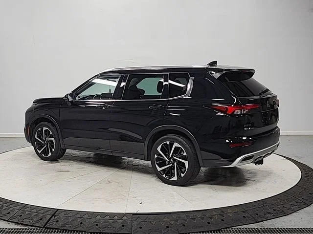 Used 2022 Black Mitsubishi SEL image 5