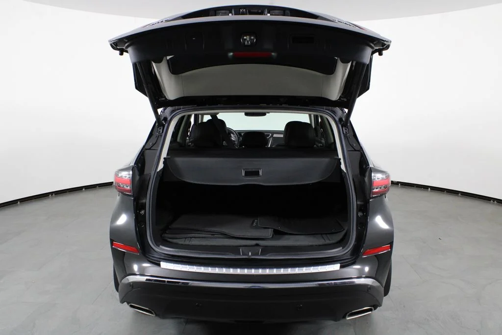 Certified Used 2020 Black Nissan Platinum image 17