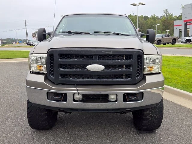 Used 2005  Ford Lariat image 2