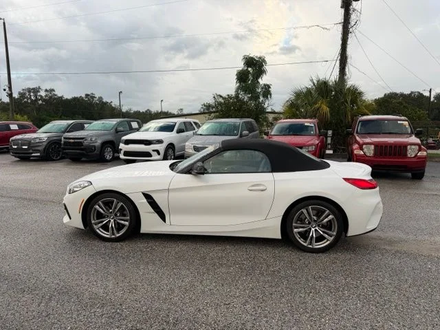 Used 2022 White BMW sDrive30i image 8