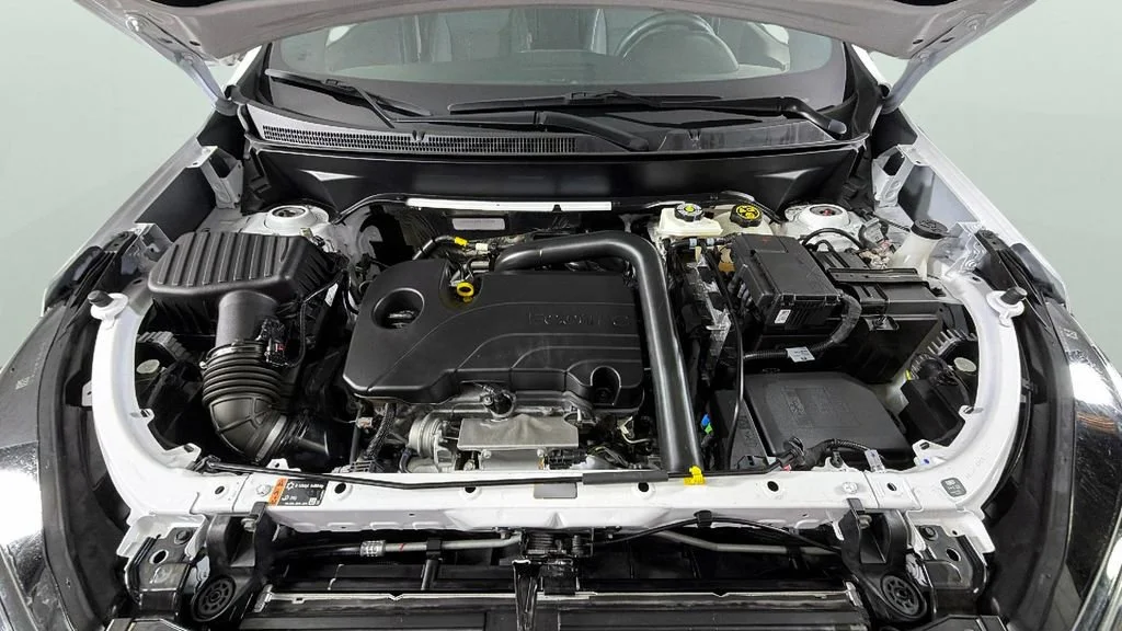 Used 2024 Summit White Chevrolet RS image 35