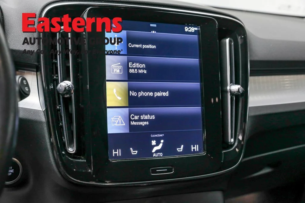Used 2021 Silver Volvo Momentum image 17