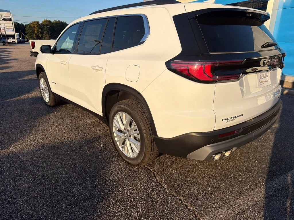 New 2027 Summit White GMC Elevation image 3