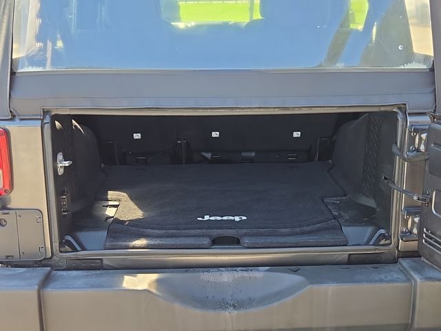 Used 2017 Gray Jeep Unlimited Sport image 12