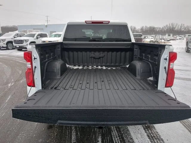New 2026 Summit White Chevrolet RST image 30