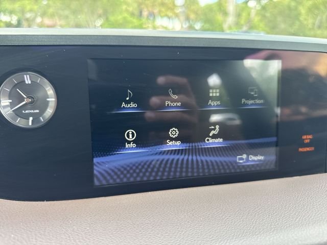 2021 Lexus ES 350 - Photo 18
