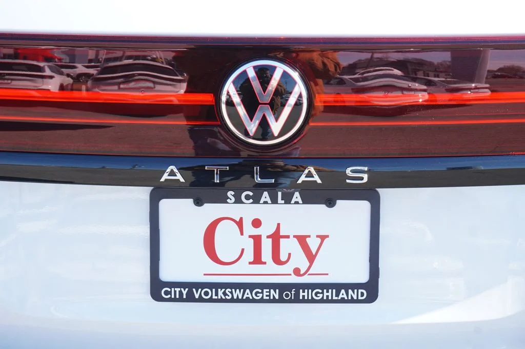 New 2026 White/off-white Volkswagen 2.0T Peak Edition image 37