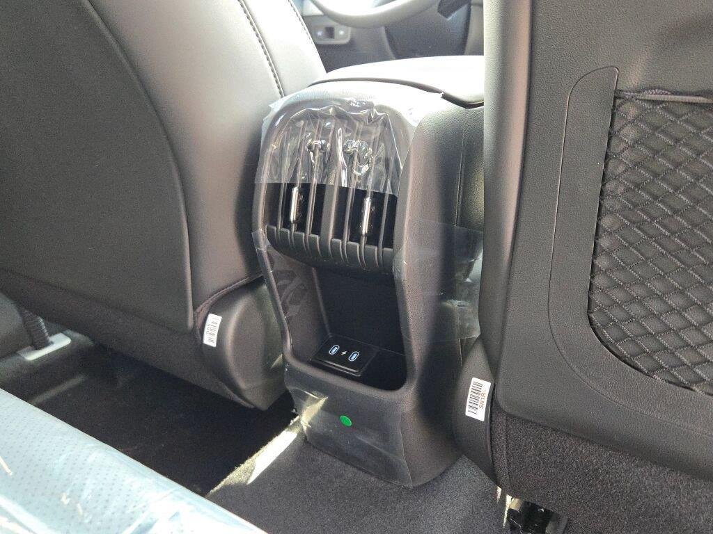 2026 Hyundai Kona Limited - Photo 11