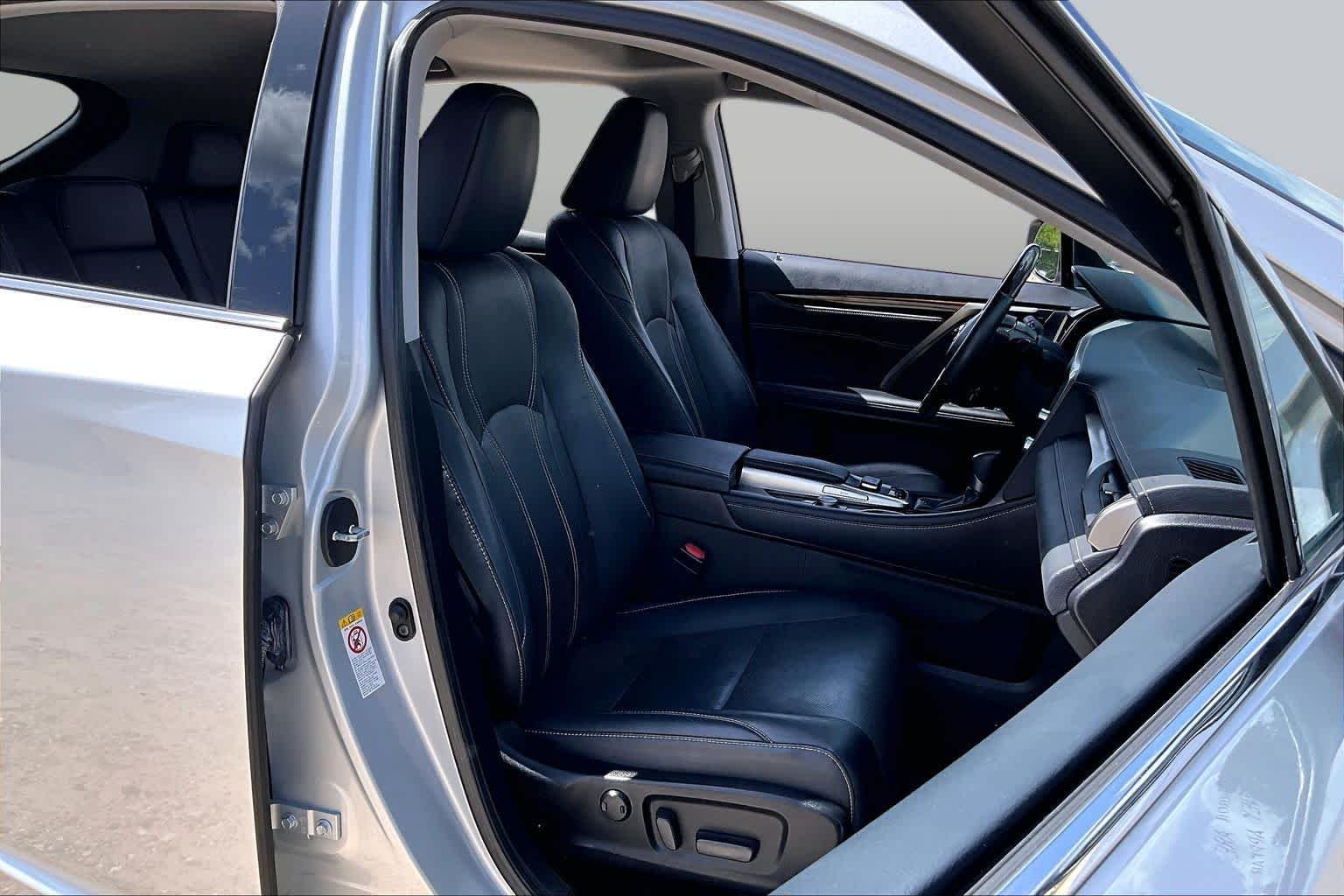 Used 2019 Silver Lining Metallic Lexus  image 8