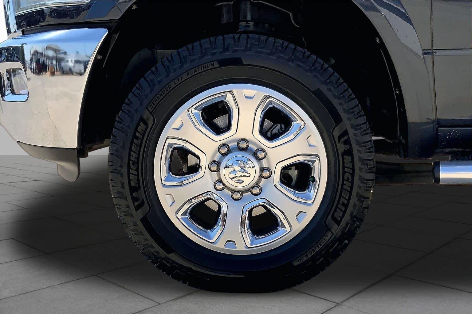 Used 2014 Maximum Steel Metallic Clearcoat Ram Laramie image 11