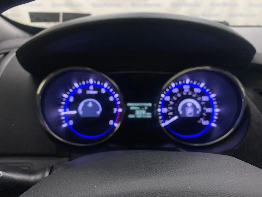 Used 2013 Blue Hyundai GLS image 17