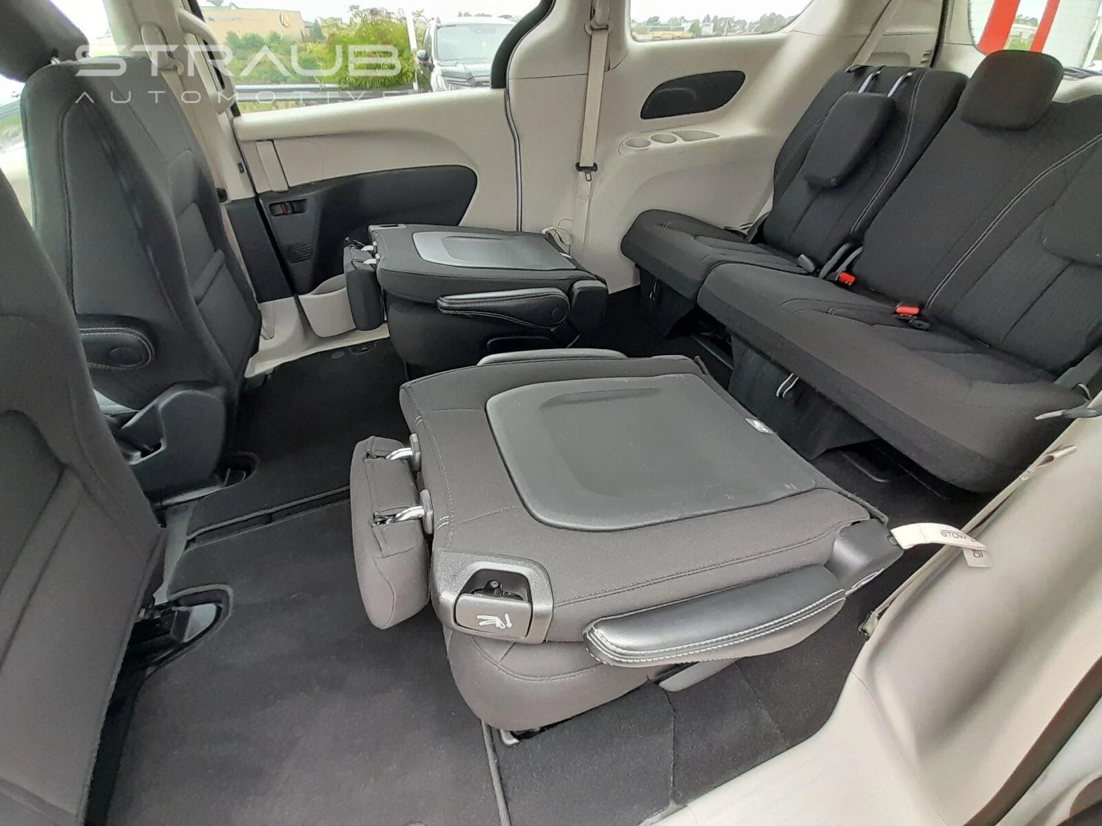 Used 2023 Bright White Clearcoat Chrysler LX image 41