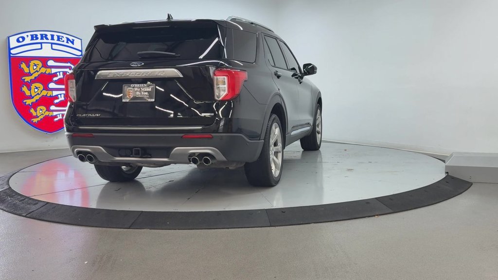 Used 2020 Black Metallic Ford Platinum image 5