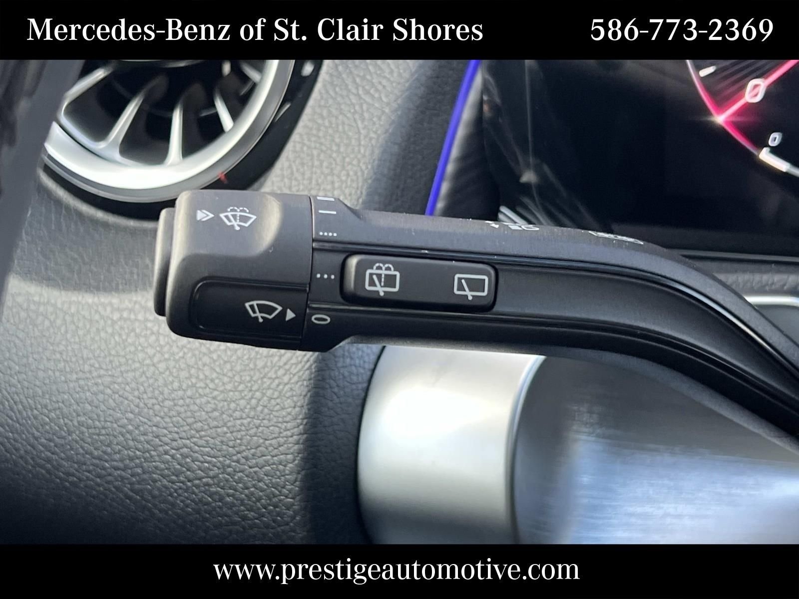Used 2026 Black Mercedes-Benz GLB 250 image 35