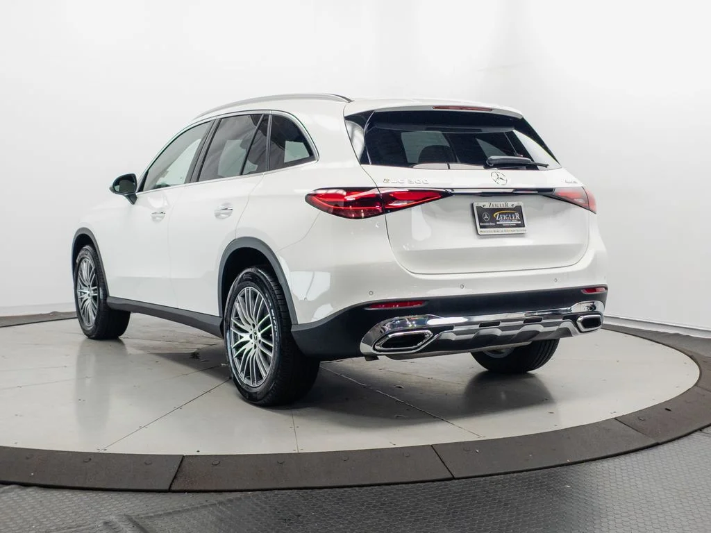 Certified Used 2026 Polar White Mercedes-Benz GLC 300 image 25