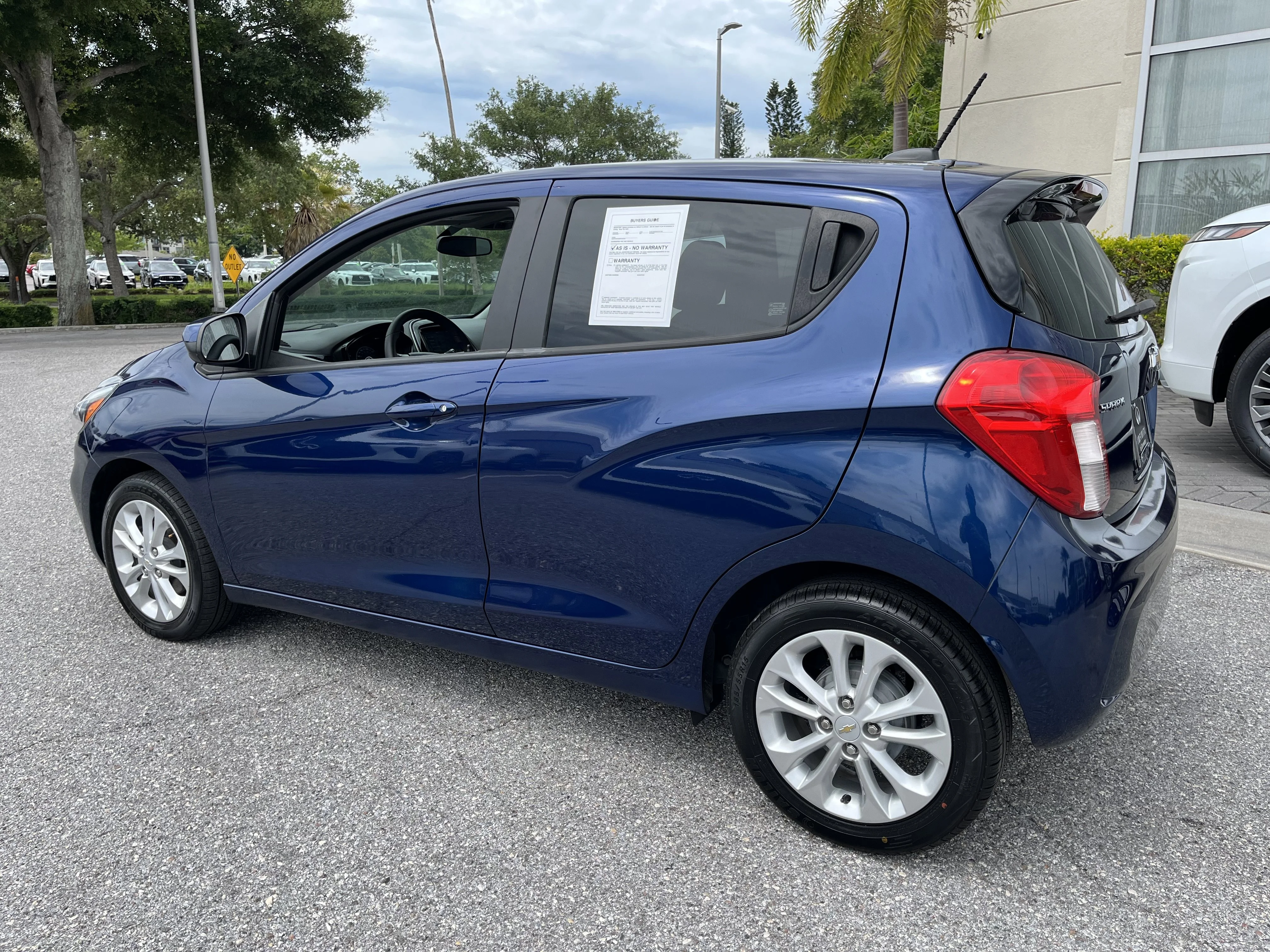 Used 2022 Blue Glow Chevrolet 1LT image 5